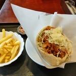 RAI - ケバブサンド（中辛）、ポテト