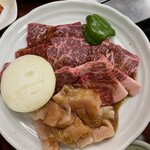 喜楽亭 - 特選ハラミ✖︎2、特上バラ、上ミノ