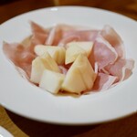 ピッツェリア レオーネ - 洋梨と生ハム！