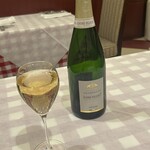 サラマンジェ ド イザシ ワキサカ - 乾杯のシャンパン。ランチなのでアルコールは1杯で我慢