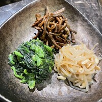 焼肉たまき 京橋店 - ナムル盛り合わせ