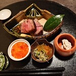 日本料理 馳惣 - 宮崎牛、ミニいくら丼、人参ドレッシング和え、いぶりがっこ和え