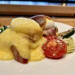 ホテル ザ ミツイ キョウト ラグジュアリーコレクション&スパ - エッグベネディクト 〜グラタン仕立て 柚子と西京味噌のオランデー