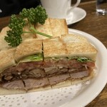 ニューアストリア - 添えられているパセリも美味しくいただきました
