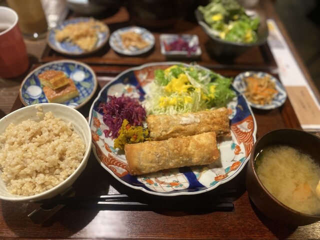 Nihonshu to Wayakuzen Soramame Shokudo