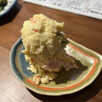 御茶ノ水 TEN - ポテサラ　意図が今ひとつ伝わらない　何をしたかったのか。普通に盛らないで立てているのは、『濃厚さ』をアピールしてるのか。
