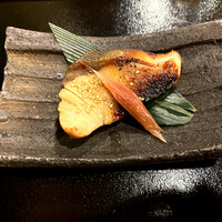 京懐石とゆば料理 松山閣 JR京都伊勢丹店 - 鰤利休幽庵焼　あしらい