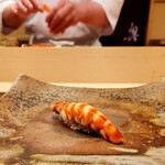 鮨 奥 - 大将の仕事をチラ見せ