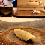 鮨 奥 - 平貝には海苔を忍ばせて