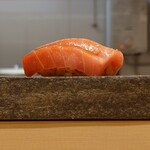 寿司赤酢・望月 - 中とろ握り