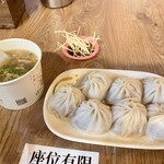 梁山泊小籠湯包 - 套餐B     小籠湯包＋酸辣湯                    145元
