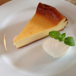 ベイクドチーズケーキ 450円