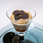 レストラン オオツ - 2025.1 トリュフパフェ（黒トリュフ、カスタード、クレームシャンティ、トリュフのアイスクリーム、シャンパンゼリー、ナッツ）