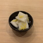 すし処 睦月 - 蕪の浅漬け(酢漬け)