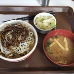 すき家 - 料理写真:黒だれ白髪ねぎ牛丼(ミニ)おしんこランチセット