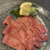 大阪福島焼肉 とっぷく - たん刺し