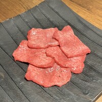 和牛とタン 焼肉 とみ 新橋本店 - 大富豪タン