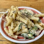 もつ焼 でん - マカロニサラダ 380円(税込)