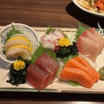 海鮮炭火原始焼き 日本酒 のど黒炭魚 新橋駅前店 - 