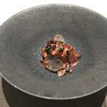 エクアトゥール - いちごのブランマンジェ、フレッシュいちごにトリュフ パータフィロというサクサクした生地