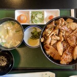 お食事処 きん太 - 俺丼1200円
大盛り＋120円