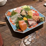 囲炉裏のおっきゃがり 活魚煙舎 - 