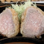 銘柄とんかつ 梟 - 特ヒレにも脂がある程度感じました。