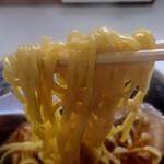 きじまラーメン - 麺、中細ストレート。