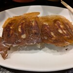 粉ひで - この日のおススメはパリ皮の餃子。