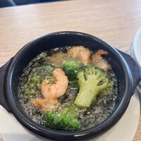 fish&wine BLUE OCEAN GRILL - 海老のアヒージョ