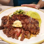 Monkeypod Kitchen  - リブステーキ