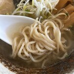 あやめ - あっさり塩ラーメンの麺
