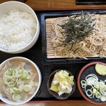 こうしん庵 - 料理写真:もつ煮セット　冷たい蕎麦