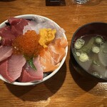 大衆居酒屋魚さんこ - 海鮮丼（吸い物はサービス）