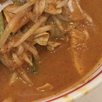 蒙古タンメン中本 - 香辛料の効いた辛旨スープ