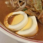 蒙古タンメン中本 - 箸休めにピッタリのゆで卵