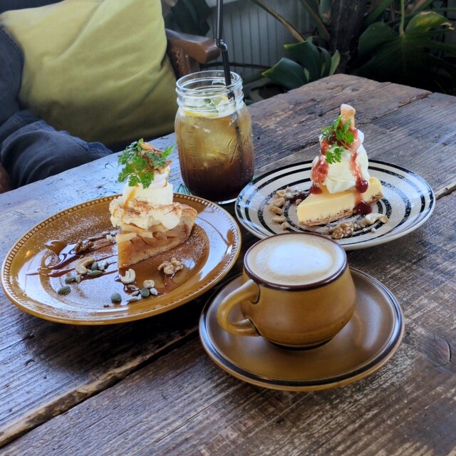 アラモアナサンセットカフェ （ALA MOANA SUNSET CAFE） - 広川ビーチ