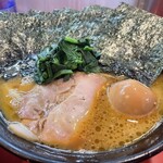 家系総本山 吉村家 - 総本山ゆえの風格