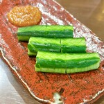 炭火焼肉じゃいあん - おつまみキュウリ