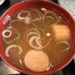 洋食亭 寅安 - 味噌汁