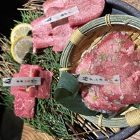 炭火焼肉 牛仁 一番町本店 - 