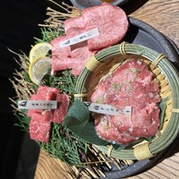炭火焼肉 牛仁 一番町本店 - 