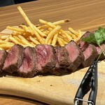 幸せバル KANEL. - 国産a5ランクのお肉は最高❗️