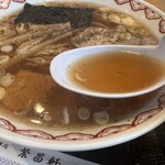 繁昌軒 - 魚介ベースのしょうゆスープ