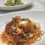 神楽坂タンテボーネ - スルメイカと九条ネギのブッタネスカ　アルデンテでスルメイカも柔らかく。九条ネギの甘みが効いていて美味しいトマトソースでした。