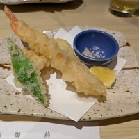 和食 鮨 日本酒 銀波 銀座店 - 海老と赤烏賊の天麩羅