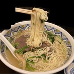 中国ラーメン揚州商人 - 料理：牛肉のあっさり激辛ラーメン(柳麺)