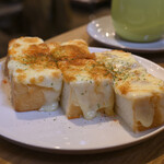 コフィノワ - オニオン チーズ トースト@税込720円