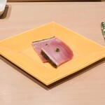 すし 良月 - 佐渡神経締めしたメジマグロ