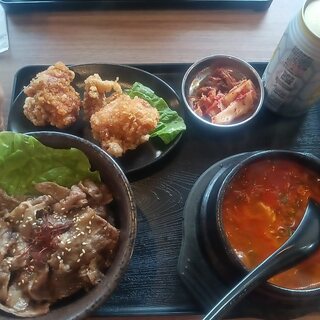 焼肉丼とスンドゥブ 炭火のくいしんぼう - 料理写真: